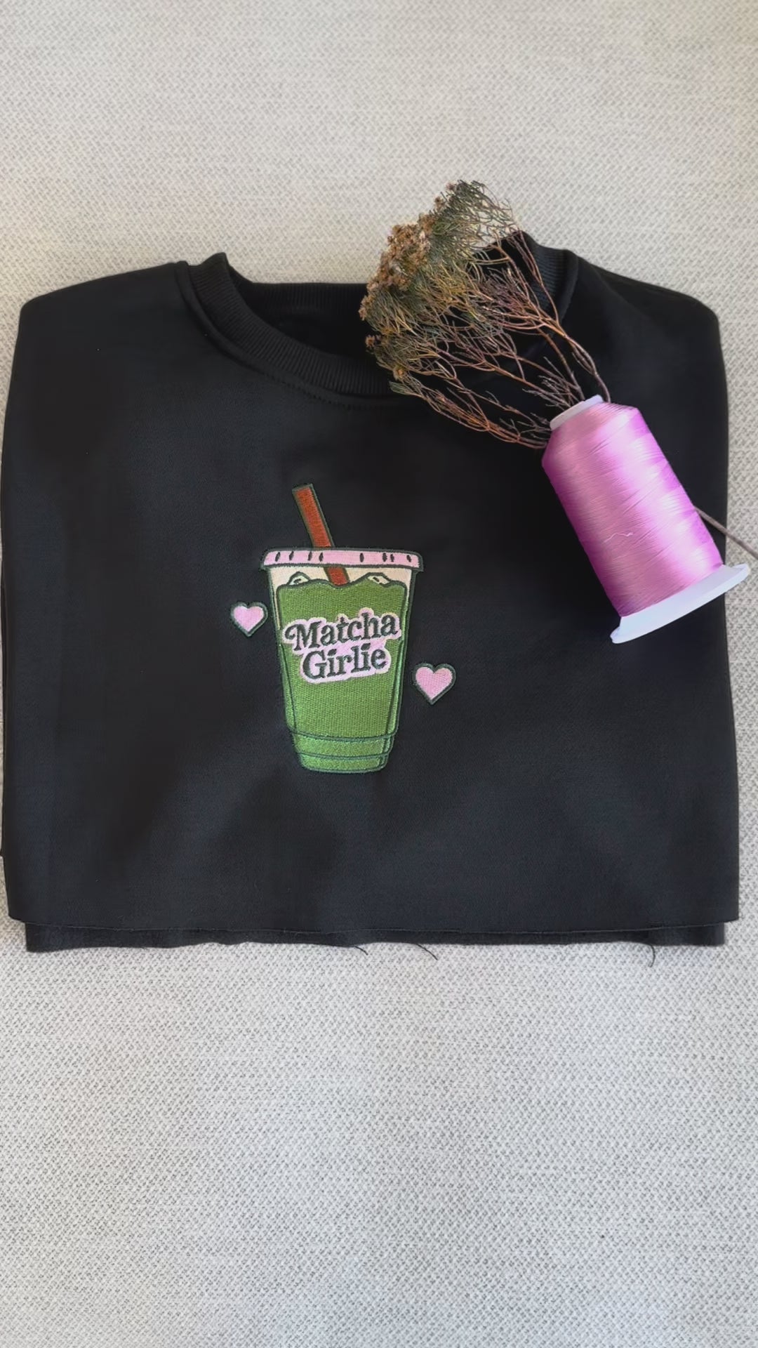 Crop top sweat embroidered with matcha 